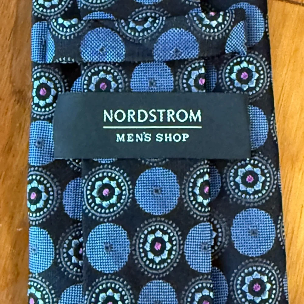 NWOT Nordstrom Men’s Shop Blue Medallion Silk Tie Black Geometric - Picture 4 of 5